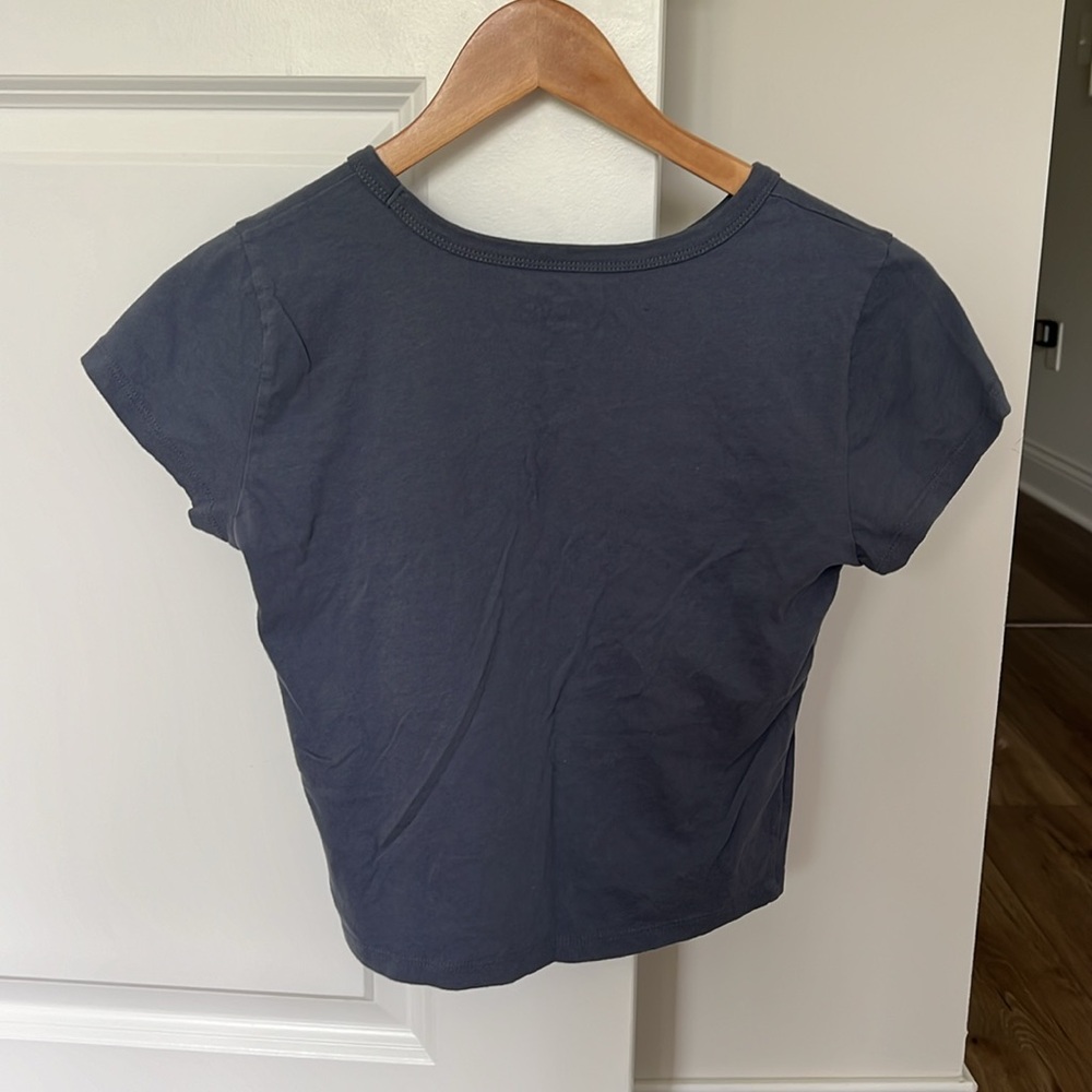Hollister Cosmic Soul Baby Tee Size Small 💫 - Picture 3 of 3